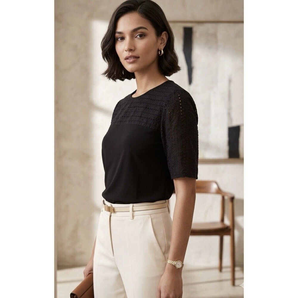 Ann Taylor Embroidered Detailed Blouse Black Size M Short Sleeve Round Neck Top